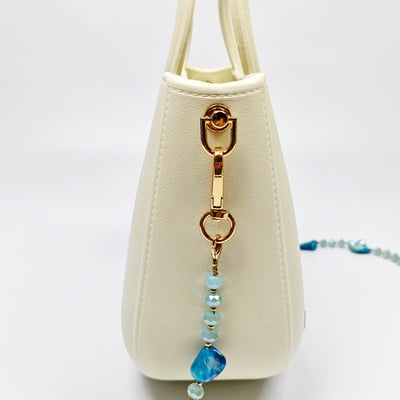 【買1送1】AKIBO滿月包-牛奶白/森系琉璃背帶(肩背手提洞洞包。中性款、輕量、防水) / 內附AKIBO品牌鞋扣1個。現在買再送鞋扣組(不挑款)8