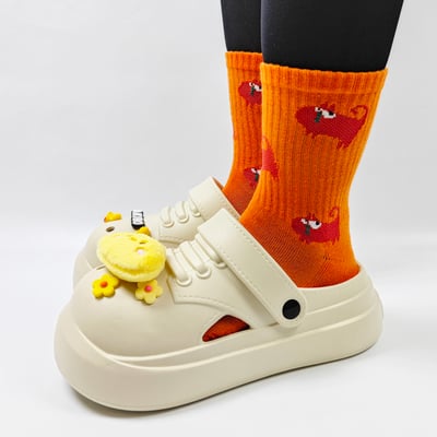 【買1送1】AKIBO小木偶洞洞鞋-奶油白(中性款、5公分厚底增高、輕量、兩穿、防水) / 內附AKIBO品牌鞋扣1個。現在買再送鞋扣組(不挑款)2