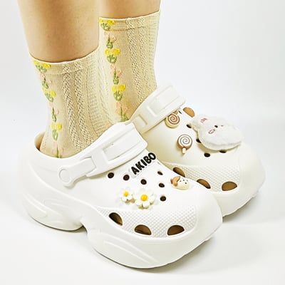 【買1送1】AKIBO搖滾老爹洞洞鞋-牛奶白(女款、6公分厚底增高、輕量、兩穿、防水) / 內附AKIBO品牌鞋扣1個。現在買再送鞋扣組(不挑款)11