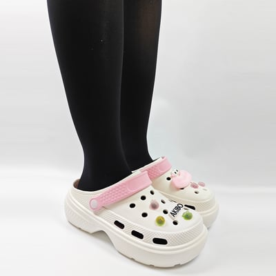 【買1送1】AKIBO點點厚底洞洞鞋-牛奶白(女款、5公分厚底增高、寬楦、雲朵感、輕量、兩穿、防水) / 內附AKIBO品牌鞋扣1個。現在買再送鞋扣組(不挑款)8