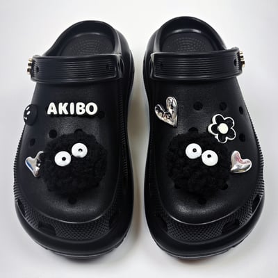 【買1送1】AKIBO老爹洞洞鞋-經典黑(女款、7公分厚底增高、寬楦、輕量、兩穿、防水) / 內附AKIBO品牌鞋扣1個。現在買再送鞋扣組(不挑款)2