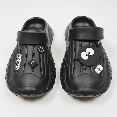 【買1送1】AKIBO戶外機能洞洞鞋-經典黑(中性款、寬楦、雲朵感、輕量、兩穿、防水) / 內附AKIBO品牌鞋扣1個。現在買再送鞋扣組(不挑款)4