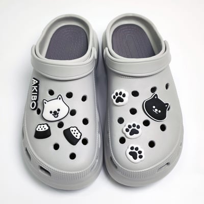 【買1送1】AKIBO厚底洞洞鞋-質感灰(女款、6公分厚底增高、寬楦、輕量、兩穿、防水) / 內附AKIBO品牌鞋扣1個。現在買再送鞋扣組(不挑款)2