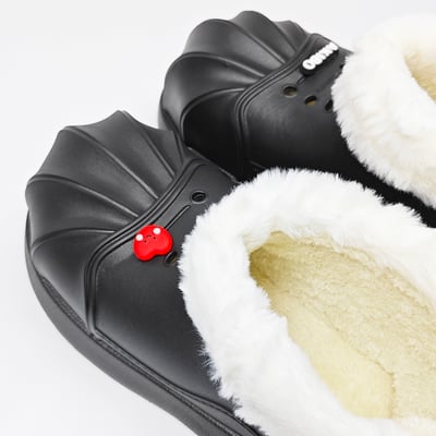 【買1送1】AKIBO毛毛洞洞短靴-經典黑(女款、4公分厚底增高、雲朵感、輕量、保暖) / 內附AKIBO品牌鞋扣2個。現在買再送鞋扣組(不挑款)15