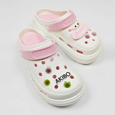 【買1送1】AKIBO點點厚底洞洞鞋-牛奶白(女款、5公分厚底增高、寬楦、雲朵感、輕量、兩穿、防水) / 內附AKIBO品牌鞋扣1個。現在買再送鞋扣組(不挑款)1