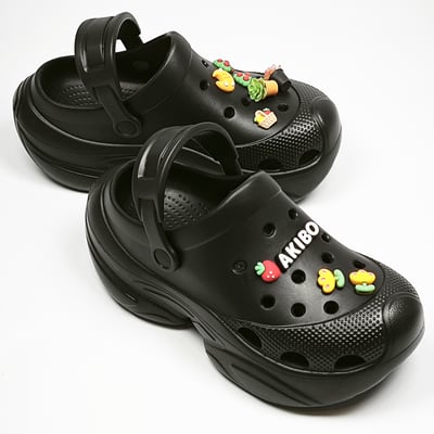 【買1送1】AKIBO搖滾老爹洞洞鞋-經典黑(女款、6公分厚底增高、輕量、兩穿、防水) / 內附AKIBO品牌鞋扣1個。現在買再送鞋扣組(不挑款)5