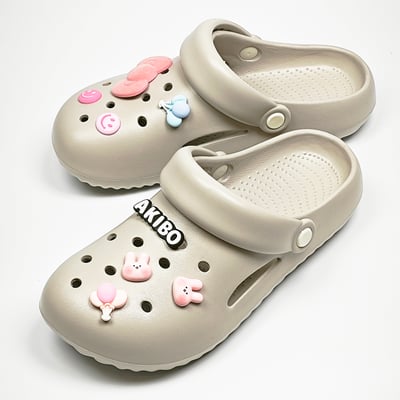 【買1送1】AKIBO泡芙洞洞鞋-質感灰(女款、雲朵感、輕量、兩穿、防水) / 內附AKIBO品牌鞋扣1個。現在買再送鞋扣組(不挑款)1