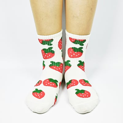 AKIBO粉漾甜心樂園中筒襪(三件組)-女款