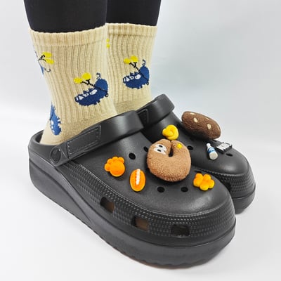 【買1送1】AKIBO餅乾洞洞鞋-經典黑(中性款、寬楦、輕量、耐走、兩穿、防水) / 內附AKIBO品牌鞋扣1個。現在買再送鞋扣組(不挑款)8