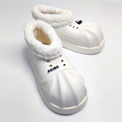 【買1送1】AKIBO毛毛洞洞短靴-牛奶白(女款、4公分厚底增高、雲朵感、輕量、保暖) / 內附AKIBO品牌鞋扣2個。現在買再送鞋扣組(不挑款)7
