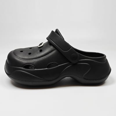 【買1送1】AKIBO波浪厚底洞洞鞋-經典黑(女款、6公分厚底增高、輕量、兩穿、防水)  / 內附AKIBO品牌鞋扣1個。現在買再送鞋扣組(不挑款)15