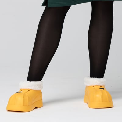 【買1送1】AKIBO毛毛洞洞短靴-陽光黃(女款、4公分厚底增高、雲朵感、輕量、保暖) / 內附AKIBO品牌鞋扣2個。現在買再送鞋扣組(不挑款)10