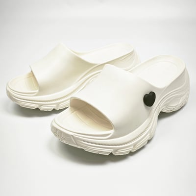 【買1送1】AKIBO韓系動感厚底涼鞋-牛奶白(女款、5公分厚底增高、輕量、防水) / 內附AKIBO品牌鞋扣1個。現在買再送鞋扣組(不挑款)7