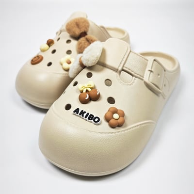 【買1送1】AKIBO布丁洞洞鞋-奶油白(女款、寬楦、雲朵感、輕量、耐走、防水) / 內附AKIBO品牌鞋扣1個。現在買再送鞋扣組(不挑款)1