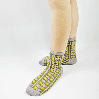 AKIBO日系碎花拼色中筒襪(三件組)-女款18