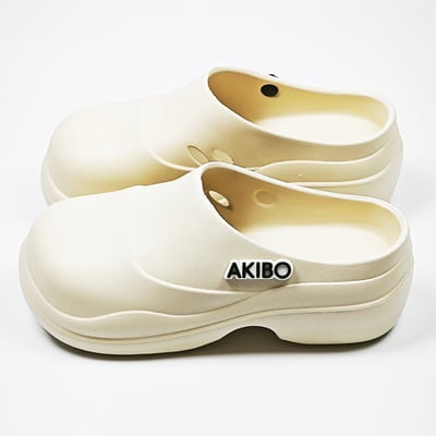 【買1送1】AKIBO清新穆勒鞋-牛奶白(女款、輕量、耐走、防水) / 內附AKIBO品牌鞋扣1個。現在買再送鞋扣組(不挑款)4