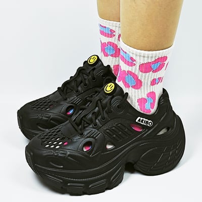 【買1送1】AKIBO輕量透氣老爹鞋-經典黑(女款、6公分厚底增高、一體成型、輕量、耐走、防水) / 內附AKIBO品牌鞋扣1個。現在買再送鞋扣組(不挑款)7