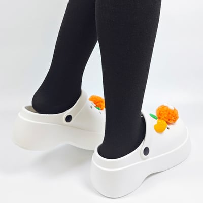 【買1送1】AKIBO極簡厚底洞洞鞋-牛奶白(女款、寬楦、耐走、兩穿、防水)/ 內附AKIBO品牌鞋扣1個。現在買再送鞋扣組(不挑款)10