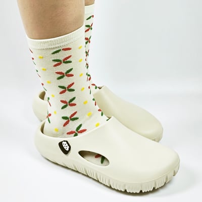 【買1送1】AKIBO巧巴達勃肯鞋-牛奶白(中性款、雲朵感、輕量、耐走、防水) / 內附AKIBO品牌鞋扣1個。現在買再送鞋扣組(不挑款)8