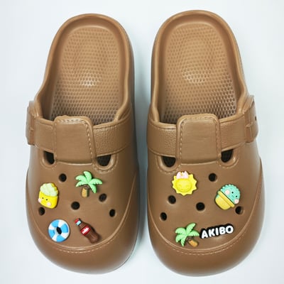 【買1送1】AKIBO布丁洞洞鞋-咖啡(女款、寬楦、雲朵感、輕量、耐走、防水) / 內附AKIBO品牌鞋扣1個。現在買再送鞋扣組(不挑款)2