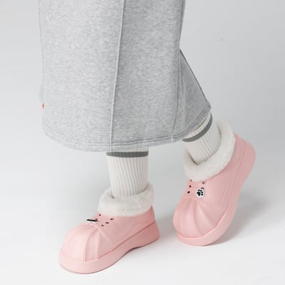 【買1送1】AKIBO毛毛洞洞短靴-櫻花粉(女款、4公分厚底增高、雲朵感、輕量、保暖) / 內附AKIBO品牌鞋扣2個。現在買再送鞋扣組(不挑款)9