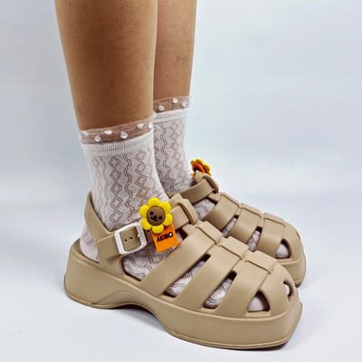 AKIBO輕量羅馬鞋-卡其(女款、雲朵感、輕量、兩穿、防水)  / 內附AKIBO品牌綁帶一組2