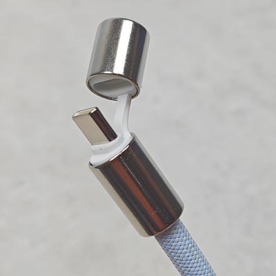 AKIBO時尚充電手機掛繩-天空藍(中性款、快充、可調節、耐磨、耐重、TYPE-C to TYPE-C) / 內附AKIBO品牌手機掛片1個7