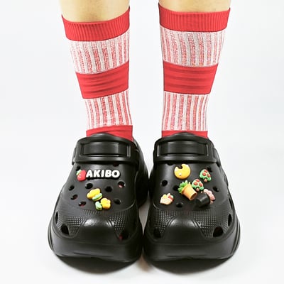 【買1送1】AKIBO搖滾老爹洞洞鞋-經典黑(女款、6公分厚底增高、輕量、兩穿、防水) / 內附AKIBO品牌鞋扣1個。現在買再送鞋扣組(不挑款)9