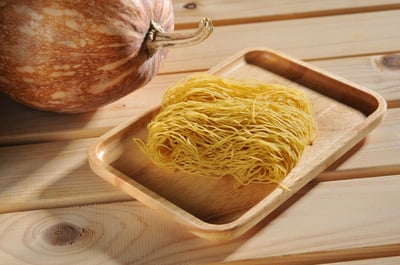 【源順食品】南瓜糙米米粉 200g (4粒入)｜台灣有機南瓜研磨｜高纖香甜｜無添加色素2