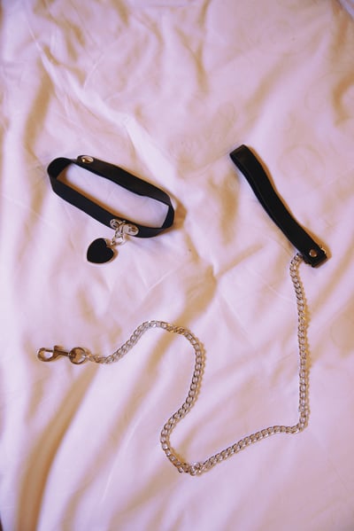 Too hot to handle 皮革愛心頸鏈8