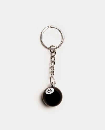 Stüssy 8 Ball Keychain1