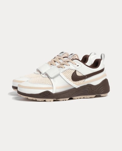 Travis Scott x Nike Zoom Field Jaxx1