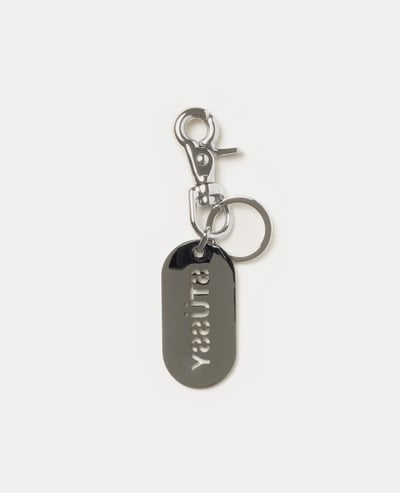 Stüssy Metal Tag Keychain2