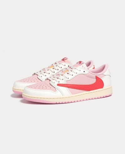 Travis Scott x Air Jordan 1 Low OG1