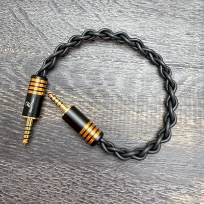 大力揚 Power Praise CAB220 闇 Dark 四芯 5N 單結晶無氧銅 4.4mm AUX 音訊連接線｜厚實沉穩，讓平衡訊號更有包圍感3
