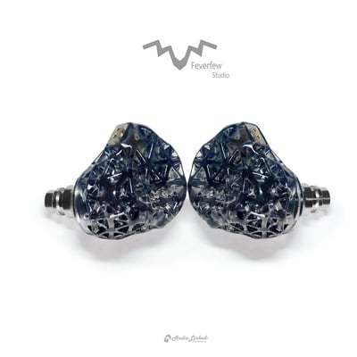 小白菊 FeverFew 魔鹿 MOLO 331 入耳式耳機｜雙材質振膜 × 低頻人聲特化 × 開放鏤空設計4