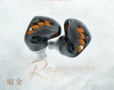 ARTPICAL Raphael 拉斐爾 入耳式耳機｜10mm 動圈・羽翼造型・附 3.5／4.4／Type-C 替換插頭｜把羽翼的細緻，戴進日常聆聽 🎧13