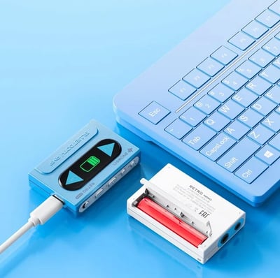 FiiO SNOWSKY 雪漫天 Retro Nano 藍牙解碼耳機功率放大器｜復古風格與現代科技的完美結合｜可當小尾巴使用3