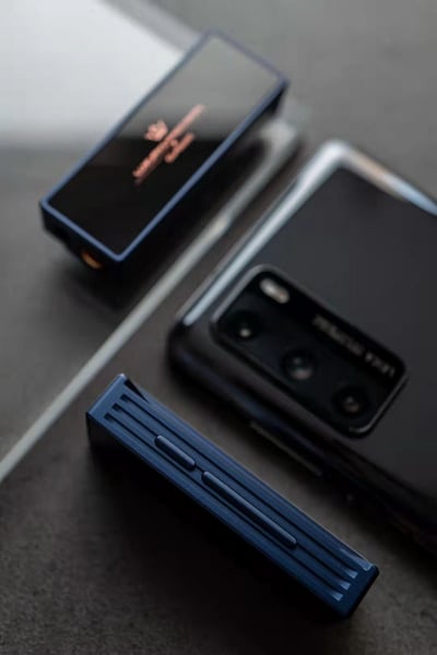 精奢樂彼 Luxury & Precision W2-131 近乎0 底噪，與旗艦DAP 並駕齊驅的隨身DAC 耳擴2