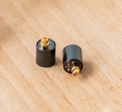 香港 EarrBOND 雜訊破壞者 Finnie Balance Cable 耳機升級線 4.4MM CM 0.78 附MMCX 轉接頭5