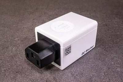 英國 iFi Audio DC Blocker 直流電源阻斷器｜消除嗡嗡聲的神隊友！2