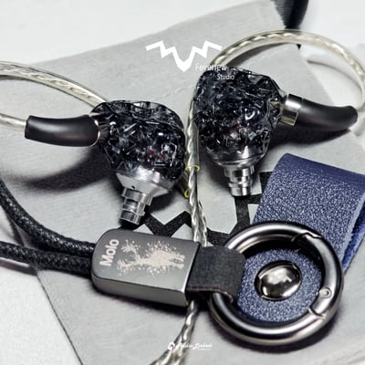 小白菊 FeverFew 魔鹿 MOLO 331 入耳式耳機｜雙材質振膜 × 低頻人聲特化 × 開放鏤空設計7