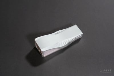 MoeeTech OPERA USB DAC 隨身耳擴 小尾巴｜四 CS43198・6Vrms 平衡輸出・鈦合金底殼2
