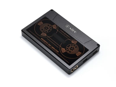 NiPO A200PRO MagSafe 磁吸式隨身 DAC 耳擴｜AK4497SVQ 強勁平衡輸出｜手機一吸上，就變成高推力隨身訊源1