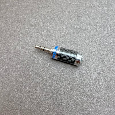 雅高聆 ACROLINK CF-3.5(R) 3.5mm TRS 直式碳纖維鍍銠焊接頭｜7mm 出線孔1