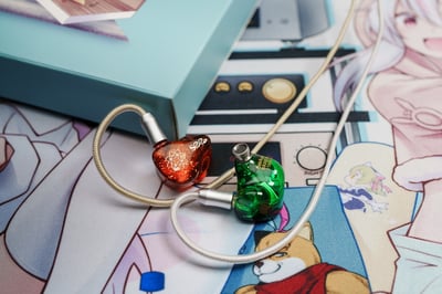 See audio 『Bravery』勇氣 2024 紅綠限量版 四動鐵單元 耳道式耳機 CM插針8