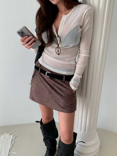天鵝絨排扣翻領透膚上衣2