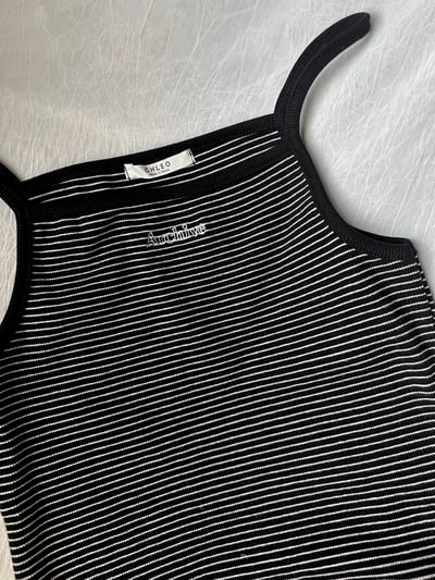 經典質感刺繡LOGO條紋背心7