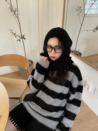 海毛質感開領條紋上衣2