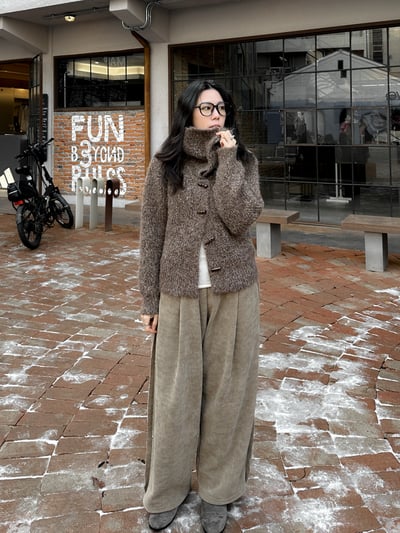 大翻領羊角扣柔軟針織外套13